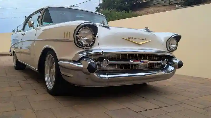 VC57K102611 1957 CHEV BEL AIR-0