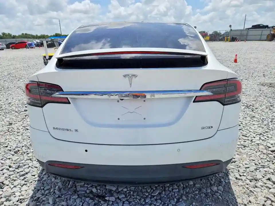 5YJXCBE2XGF027827 2016 TESLA MODEL X-5