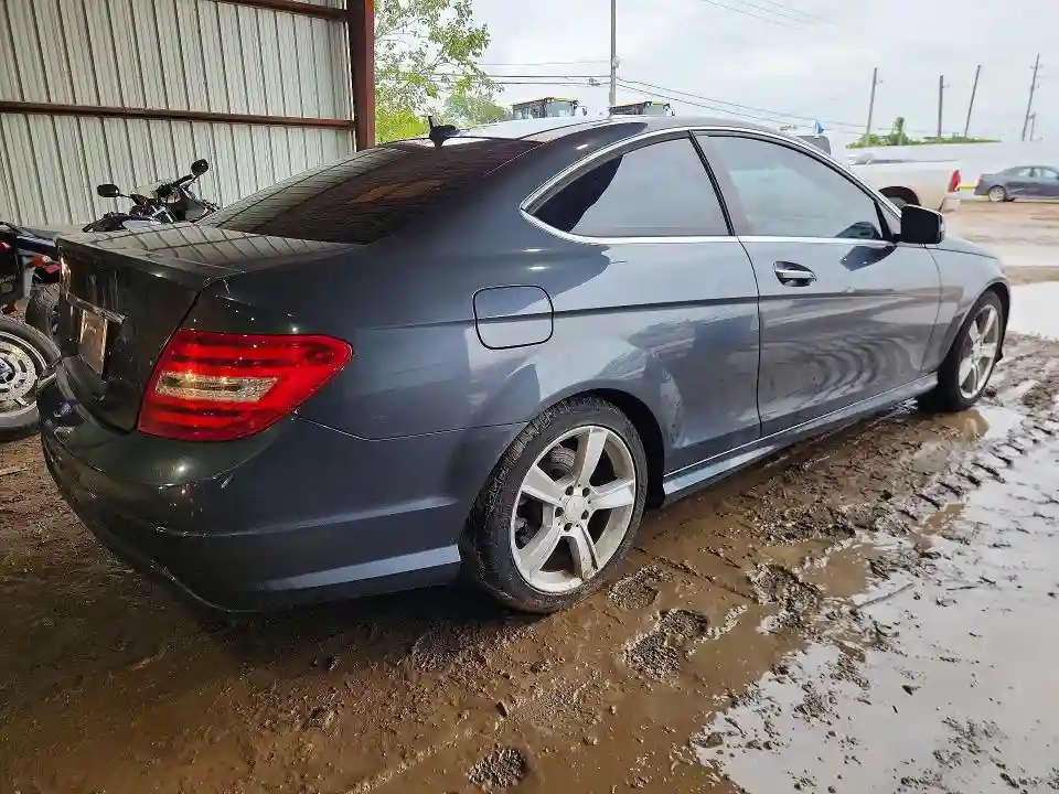 WDDGJ4HB7DG053015 2013 MERCEDES-BENZ C-CLASS-2