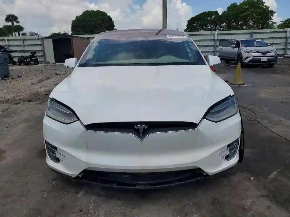5YJXCBE21MF322567 2021 TESLA MODEL X-4