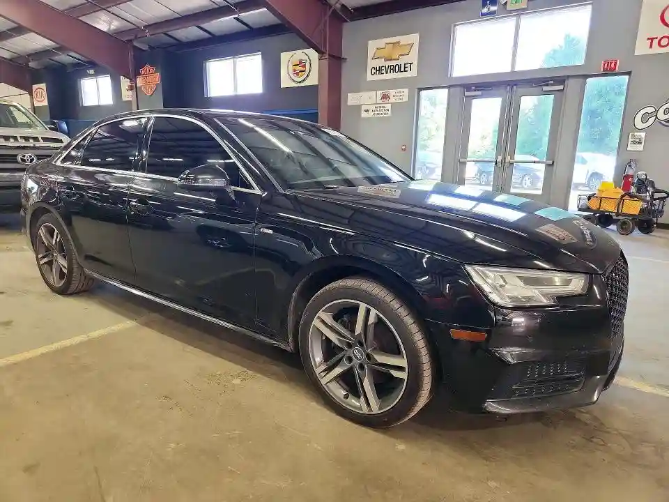 WAULMAF40JA043327 2018 AUDI A4-3