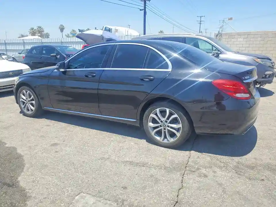 55SWF4JB0HU233940 2017 MERCEDES-BENZ C-CLASS-1