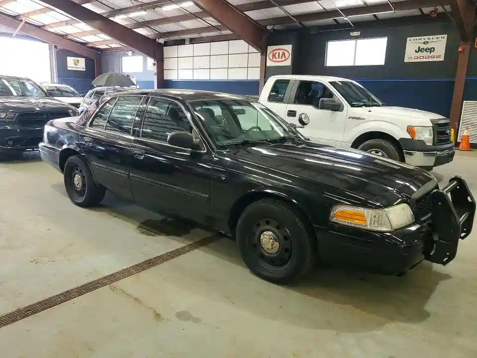 2FABP7BV9BX107600 2011 FORD CROWN VIC-3