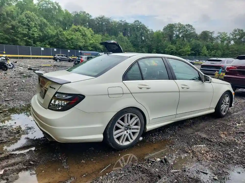 WDDGF8BB3CR226324 2012 MERCEDES-BENZ C-CLASS-2