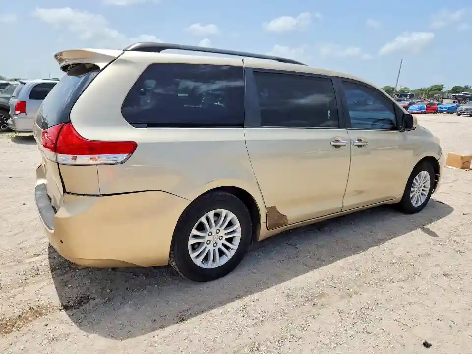 5TDYK3DC7ES456102 2014 TOYOTA SIENNA-2