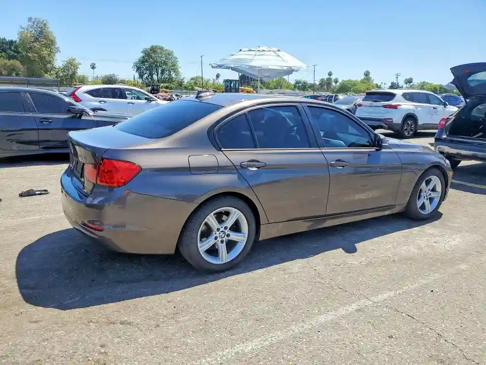 WBA3A5G59CNP18238 2012 BMW 3 SERIES-2