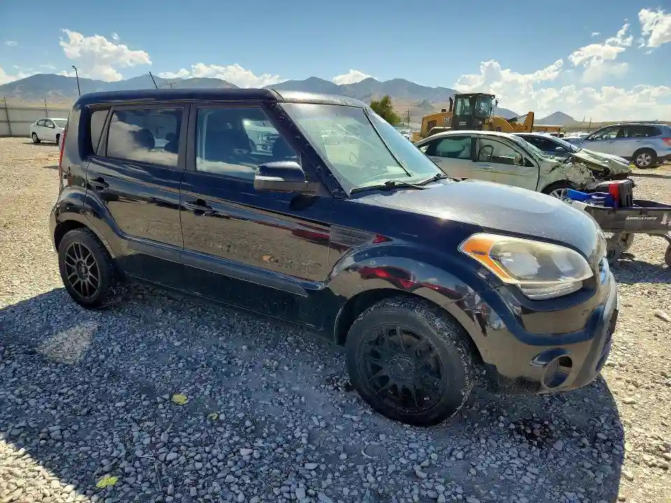 KNDJT2A67D7614213 2013 KIA SOUL-3