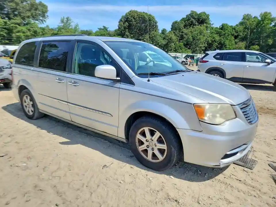 2A4RR5DG8BR618560 2011 CHRYSLER MINIVAN-3