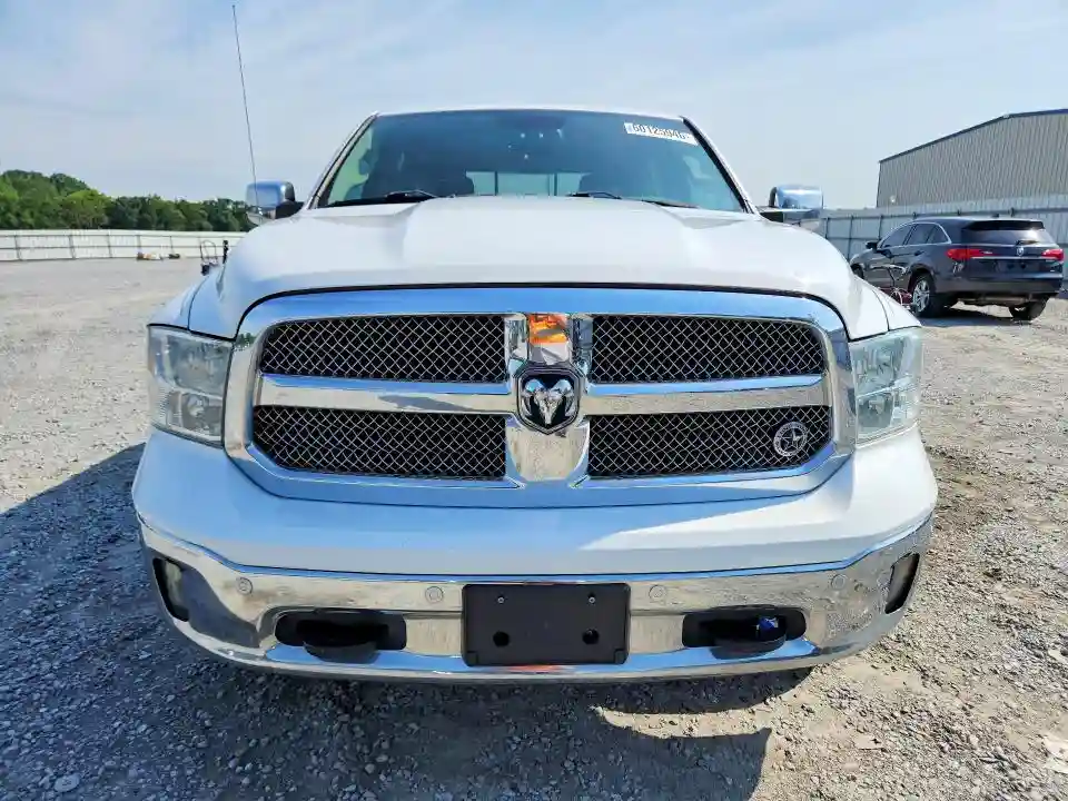 1C6RR6LM6JS263217 2018 RAM 1500-4