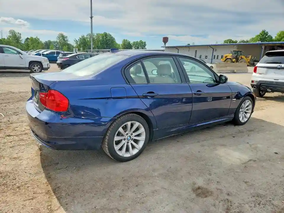 WBAPK5G52BNN26740 2011 BMW 3 SERIES-2