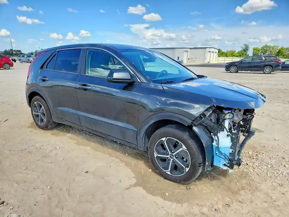 KNDCP3LE8T5329442 2026 KIA NIRO-3