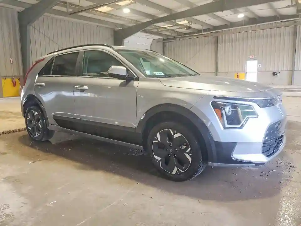 KNDCR3L15R5122359 2024 KIA NIRO-3