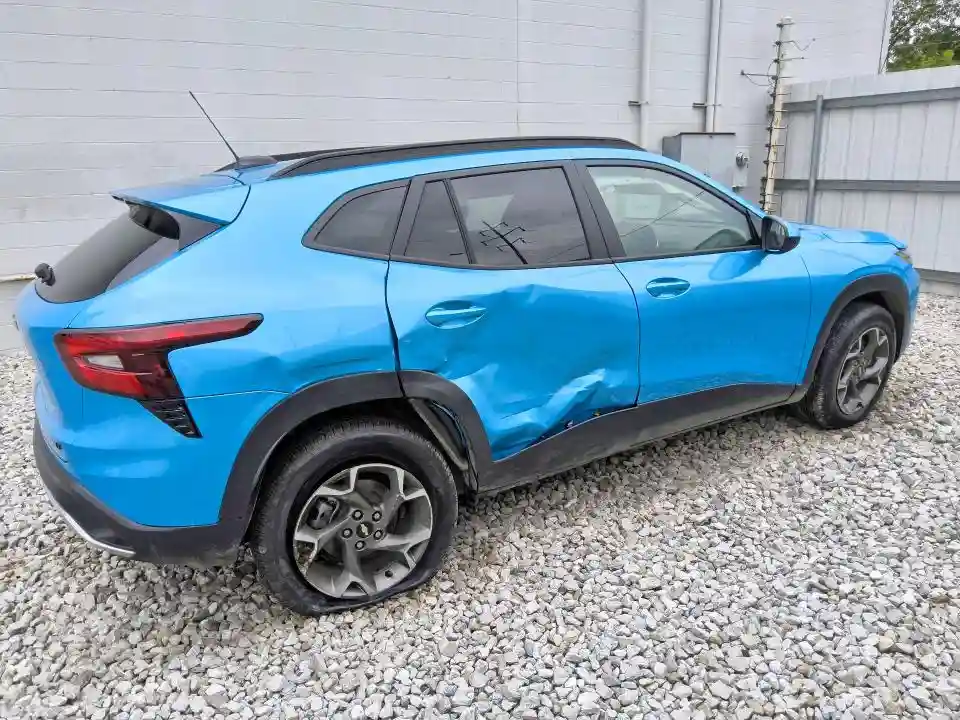 KL77LHEP9SC298413 2025 CHEVROLET TRAX-2