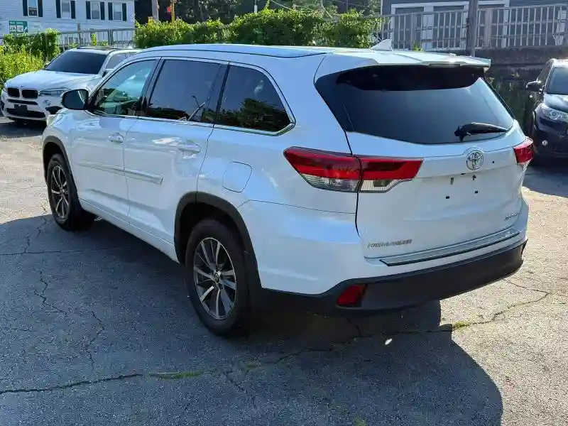 5TDJZRFH6HS474409 2017 TOYOTA HIGHLANDER-1