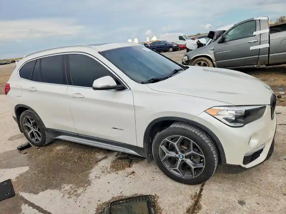 WBXHT3C34GP881095 2016 BMW X1-3