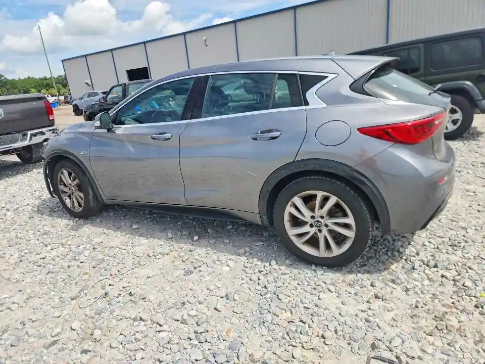 SJKCH5CP4JA056396 2018 INFINITI QX30-1