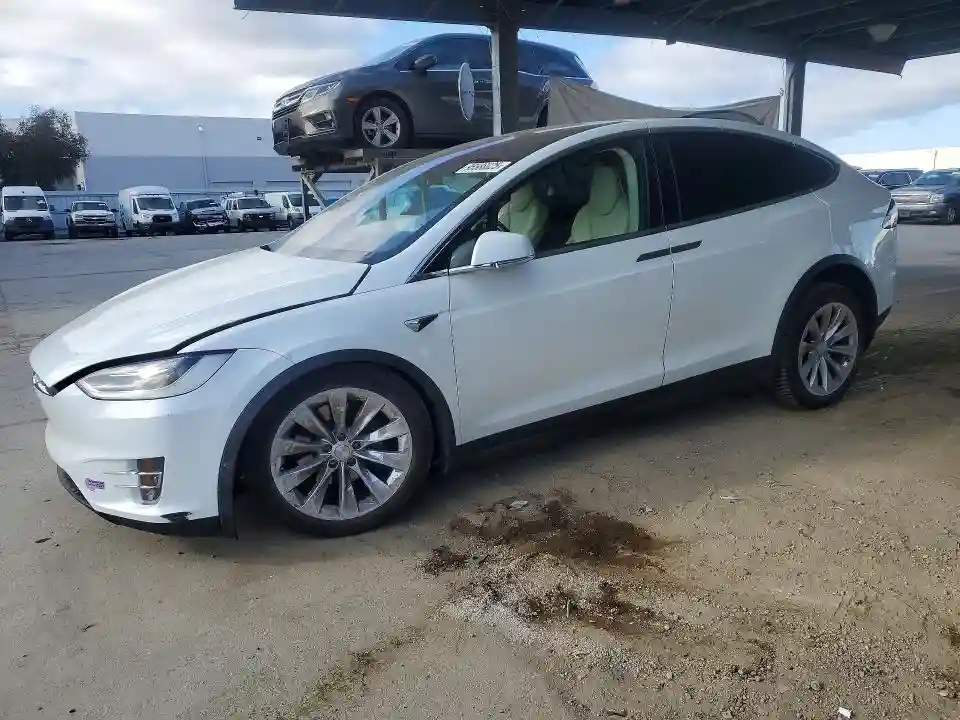 5YJXCBE28JF141476 2018 TESLA MODEL X-0