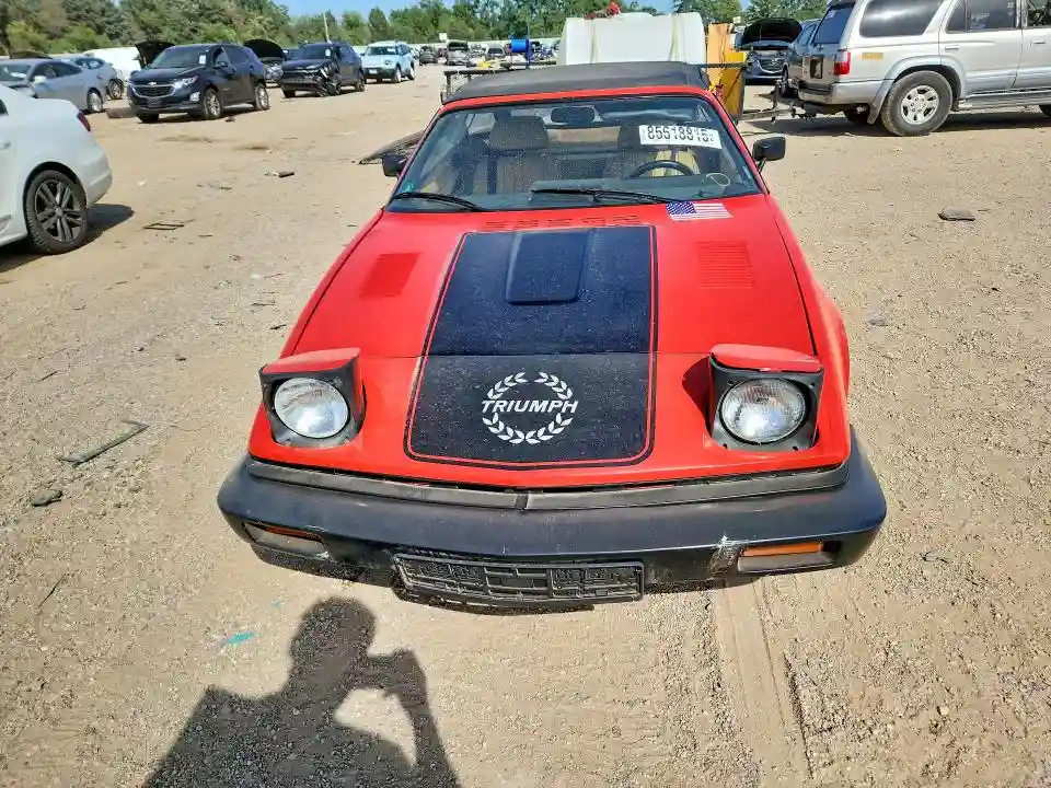 TPVDJ8AT202407 1980 TRIUMPH CAR TR7-4