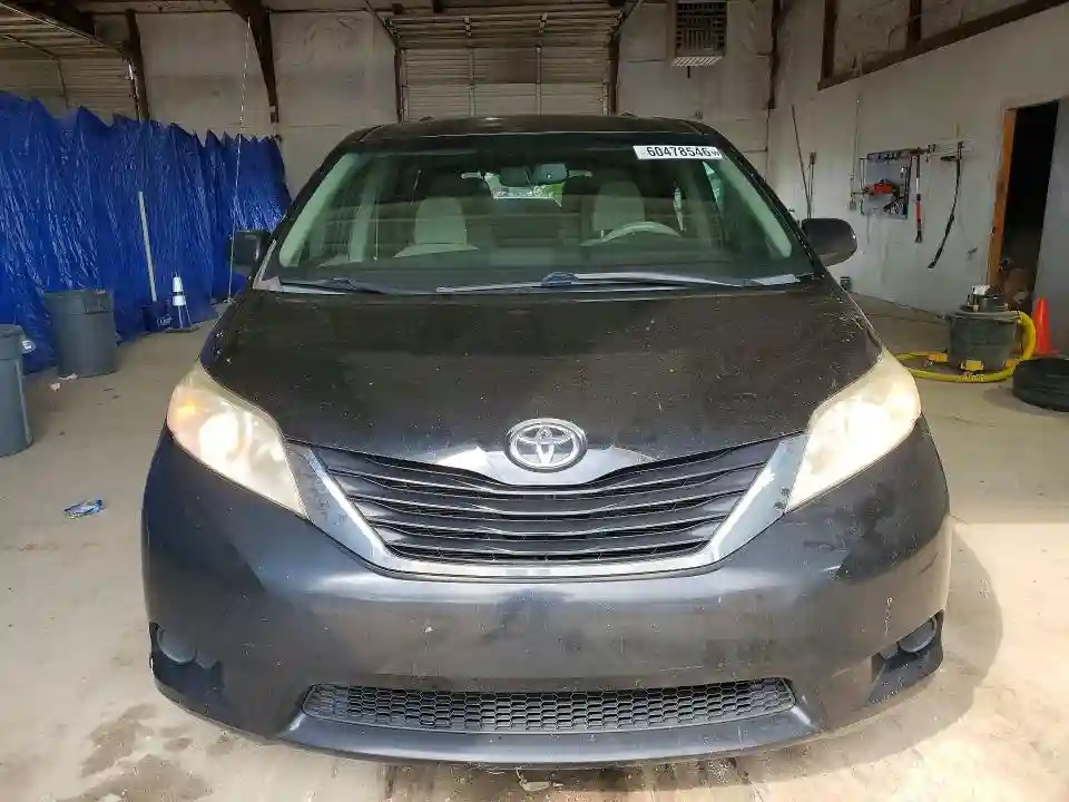 5TDKK3DCXBS152568 2011 TOYOTA SIENNA-4