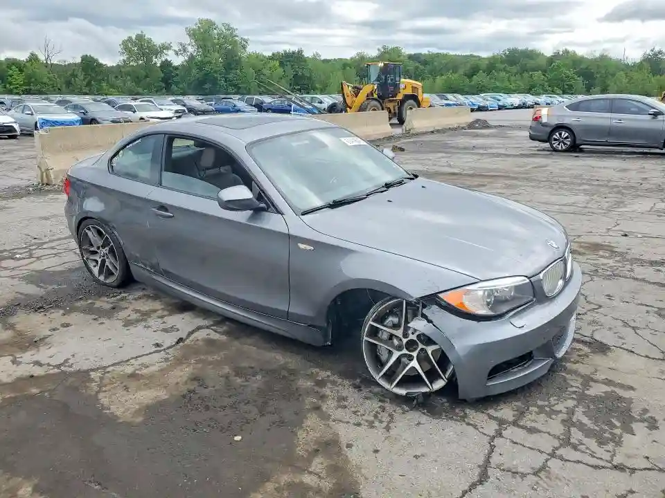 WBAUC9C59DVY60165 2013 BMW 1 SERIES-3