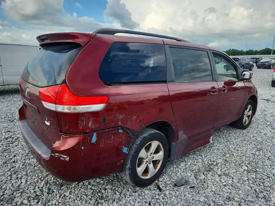 5TDKK3DCXES486104 2014 TOYOTA SIENNA-2