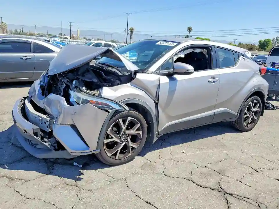 NMTKHMBX8JR021596 2018 TOYOTA C-HR-0