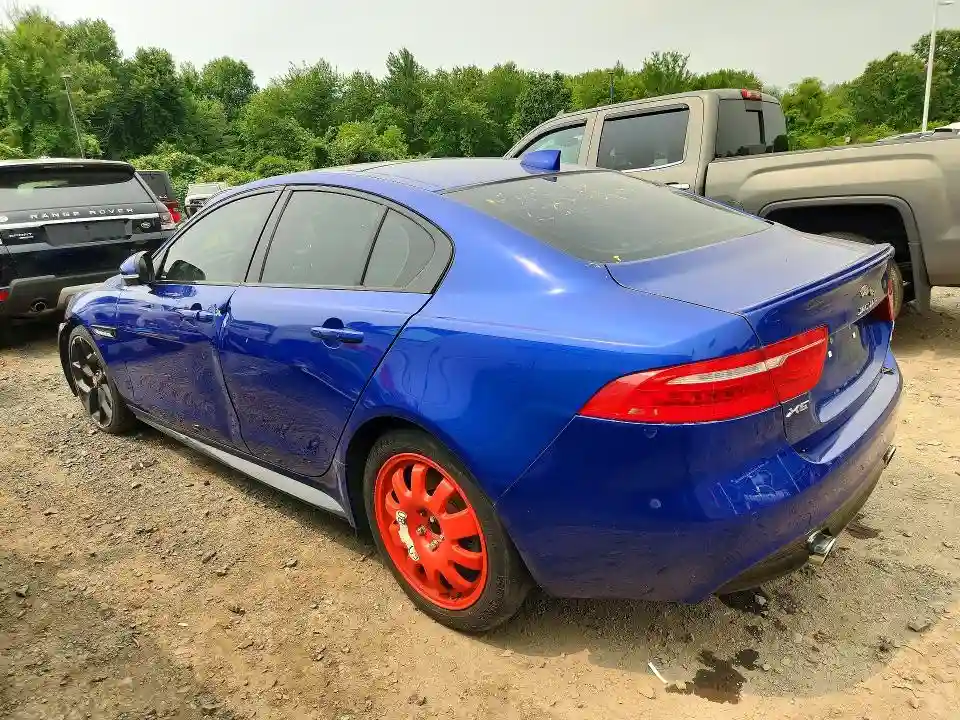 SAJAM4FV0KCP43828 2019 JAGUAR XE-1