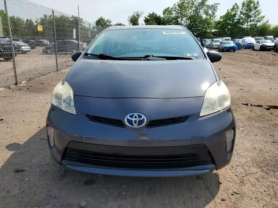JTDKN3DU7D5699211 2013 TOYOTA PRIUS-4
