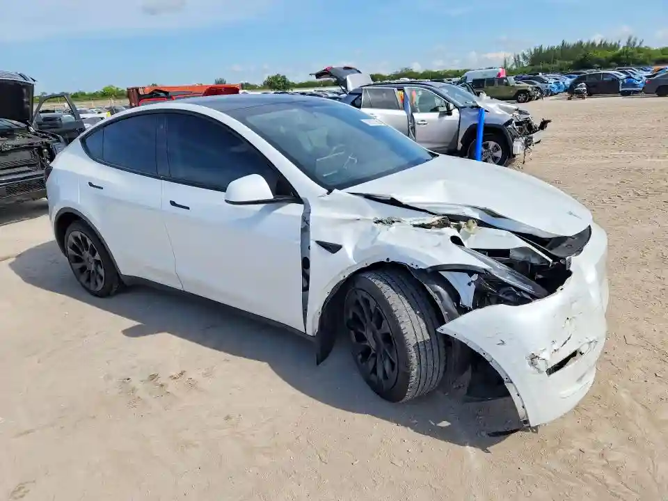 7SAYGDEE5PA092096 2023 TESLA MODEL Y-3