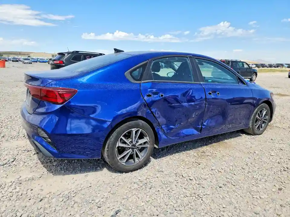 3KPF24AD6PE526891 2023 KIA FORTE-2