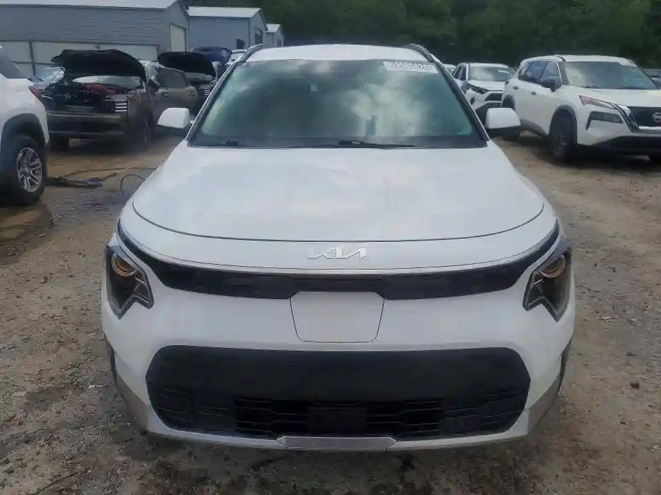 KNDCR3L19R5105998 2024 KIA NIRO-4