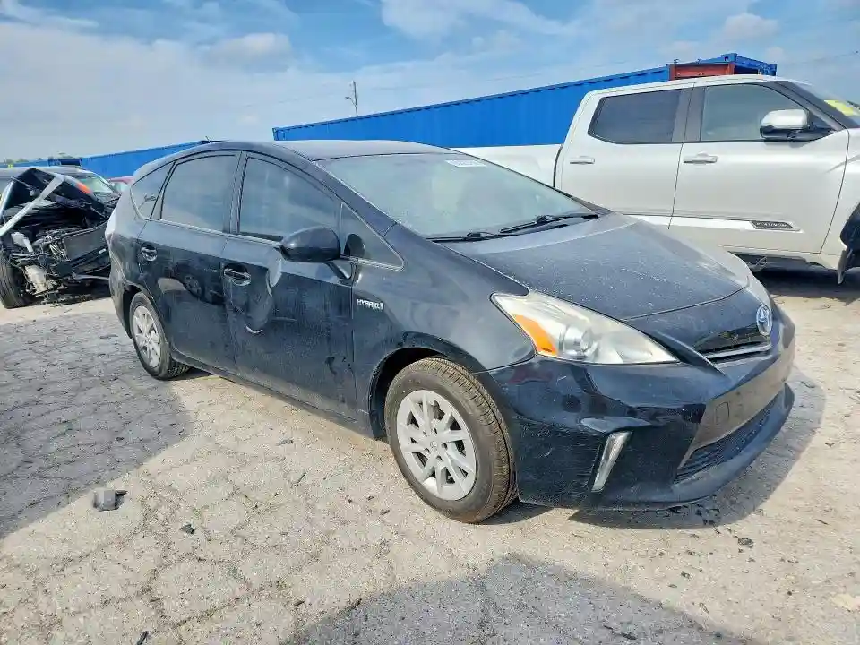 JTDZN3EU8D3288490 2013 TOYOTA PRIUS V TW-3