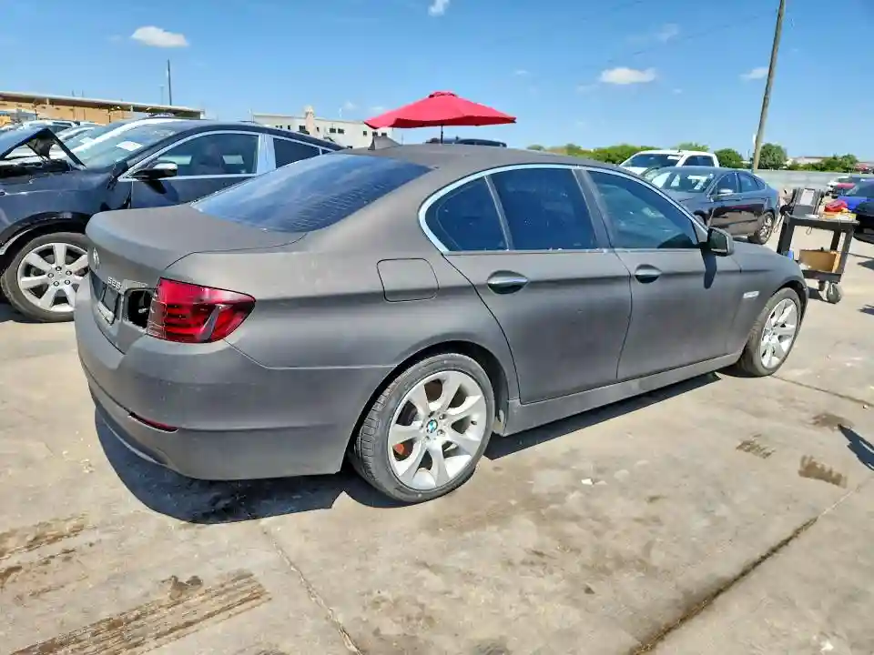 WBAFR1C53BC741352 2011 BMW 5 SERIES-2