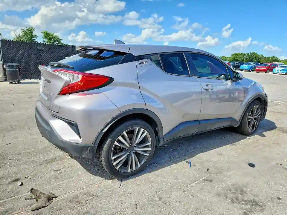 NMTKHMBX9LR106823 2020 TOYOTA C-HR-2