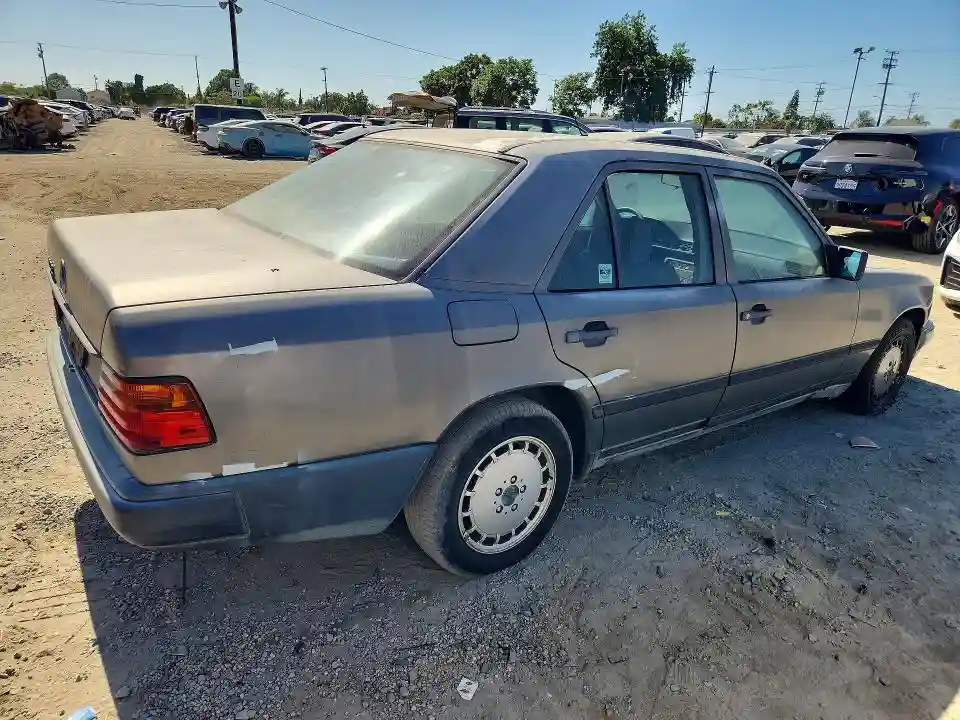 WDBEA30D6KA878020 1989 MERCEDES-BENZ 300-CLASS-2