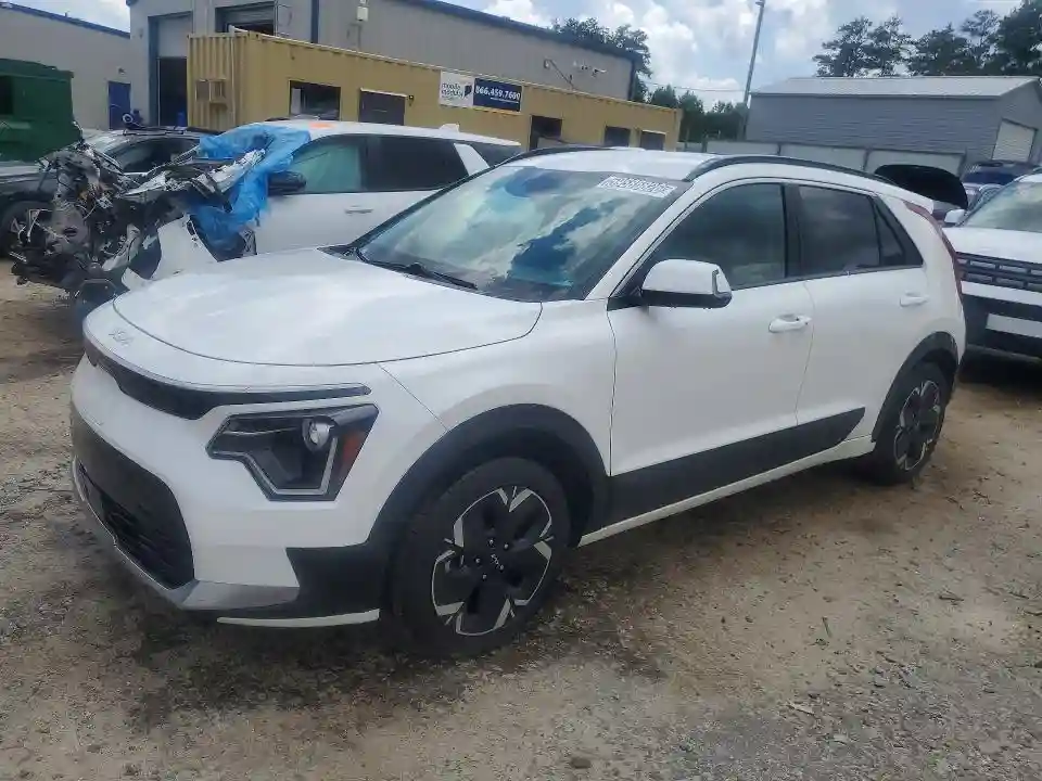 KNDCR3L19R5105998 2024 KIA NIRO-0