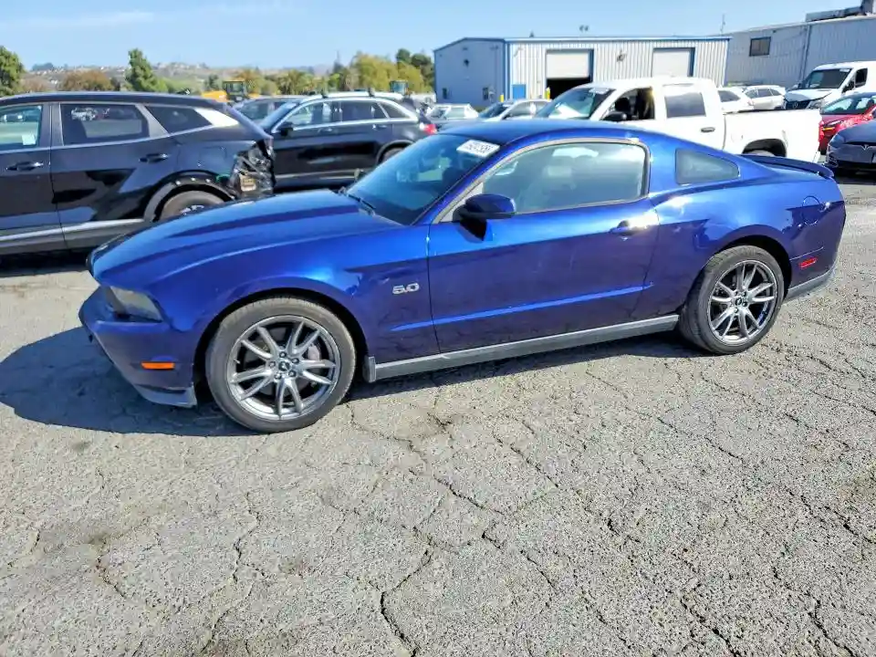 1ZVBP8CF2B5169572 2011 FORD MUSTANG-0