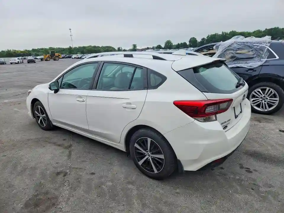 4S3GTAV61M3717004 2021 SUBARU IMPREZA-1