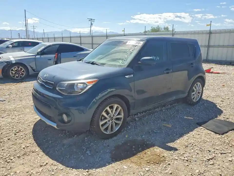 KNDJP3A57H7464143 2017 KIA SOUL-0