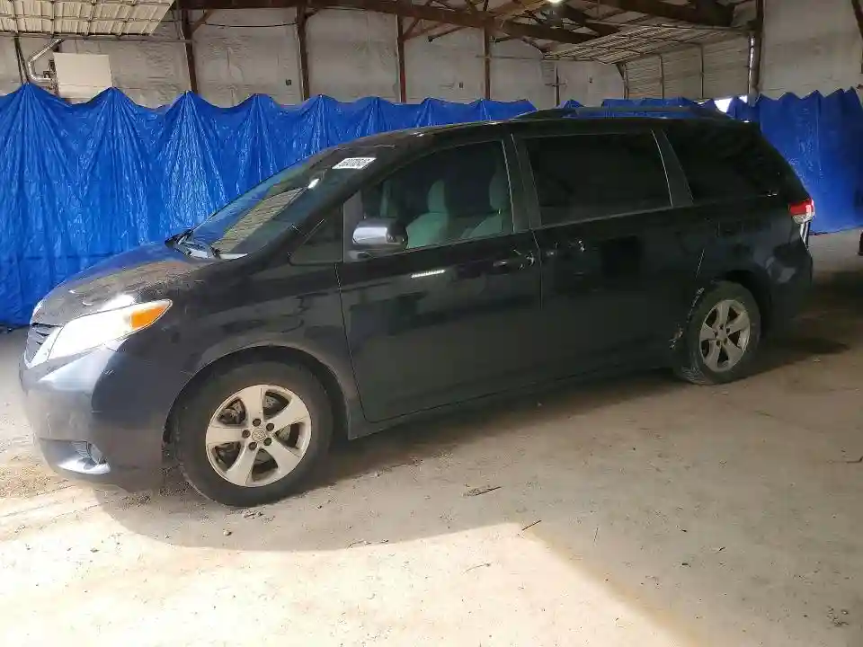 5TDKK3DCXBS152568 2011 TOYOTA SIENNA-0