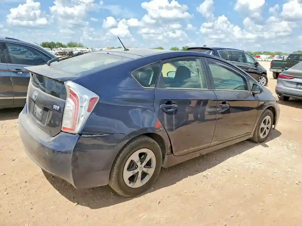 JTDKN3DUXF1985810 2015 TOYOTA PRIUS-2