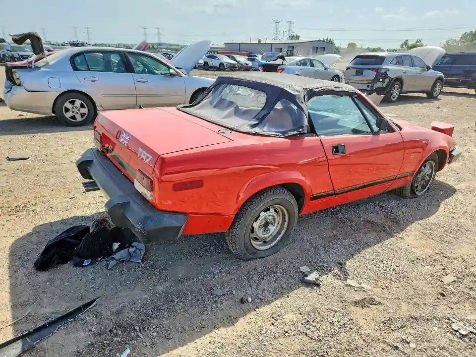 TPVDJ8AT202407 1980 TRIUMPH CAR TR7-2