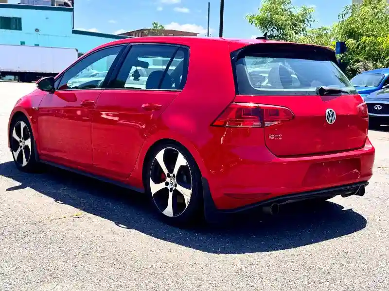 3VW547AU8HM004968 2017 VOLKSWAGEN GTI-2