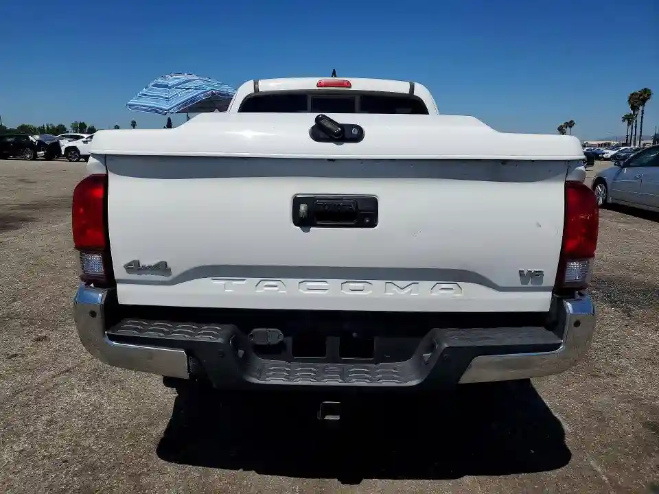 5TFSZ5AN8JX123088 2018 TOYOTA TACOMA-5