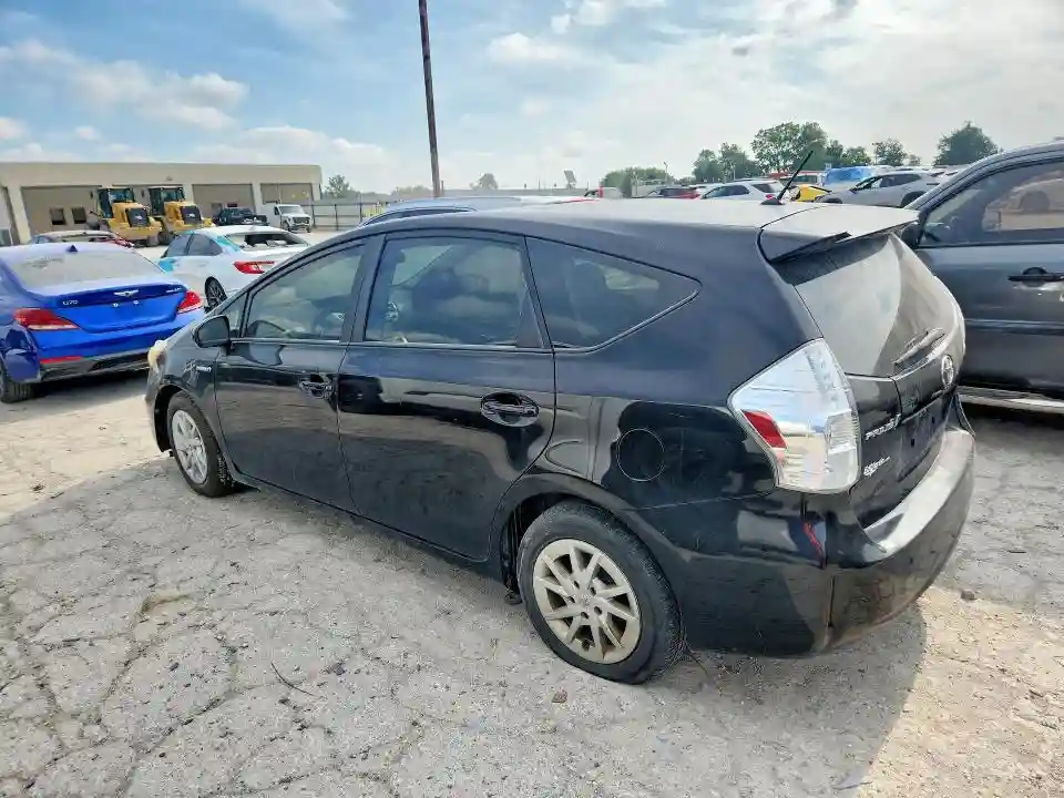 JTDZN3EU8D3288490 2013 TOYOTA PRIUS V TW-1