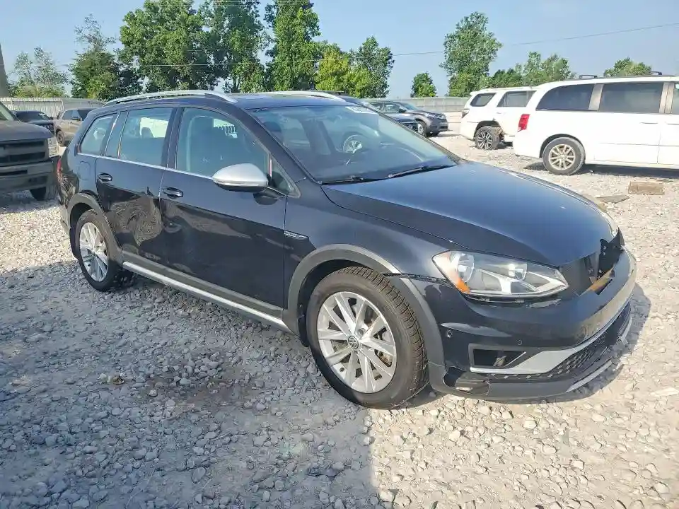 3VWH17AU0HM542912 2017 VOLKSWAGEN GOLF-3