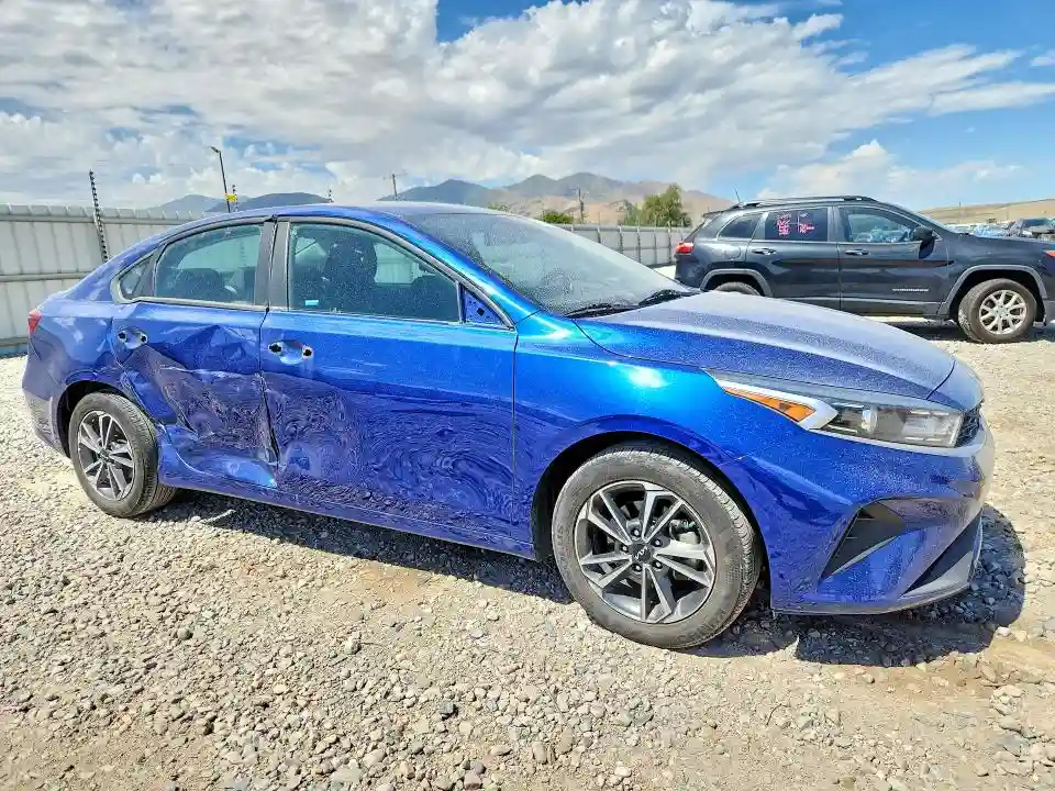 3KPF24AD6PE526891 2023 KIA FORTE-3