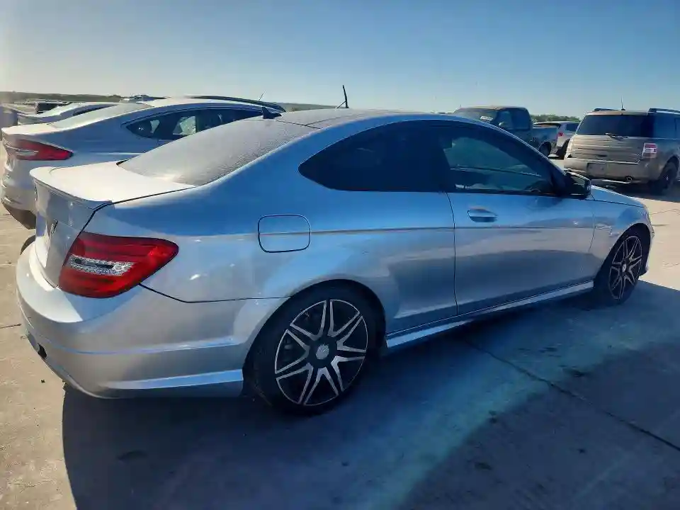 WDDGJ4HB9DG030562 2013 MERCEDES-BENZ C-CLASS-2