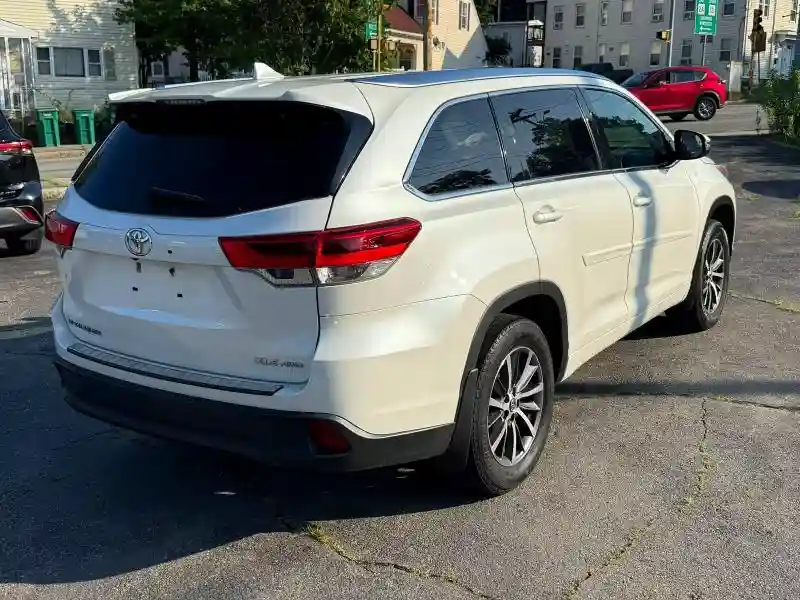 5TDJZRFH6HS474409 2017 TOYOTA HIGHLANDER-2