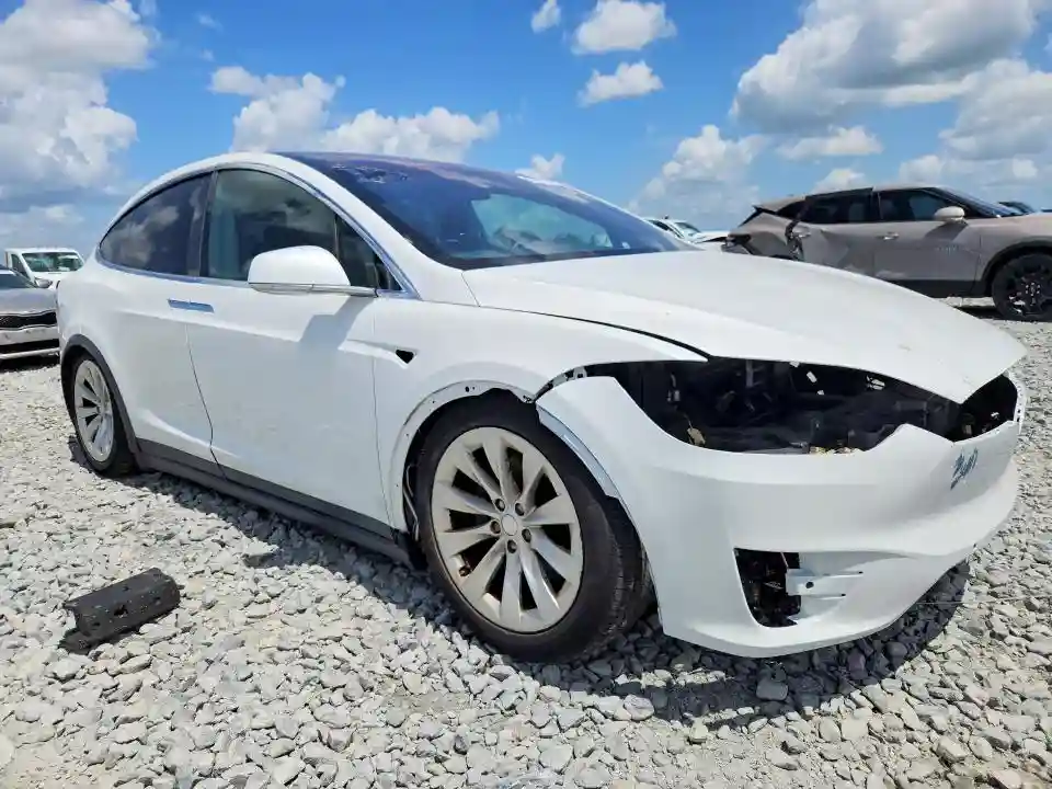 5YJXCBE2XGF027827 2016 TESLA MODEL X-3